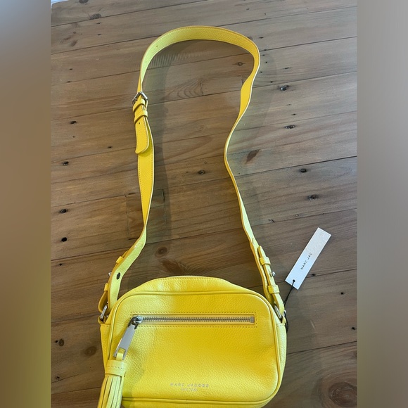 Marc Jacobs crossbody bag in banana cream - Picture 1 of 3